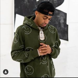 Retrovert Smiley Hoodie Olive